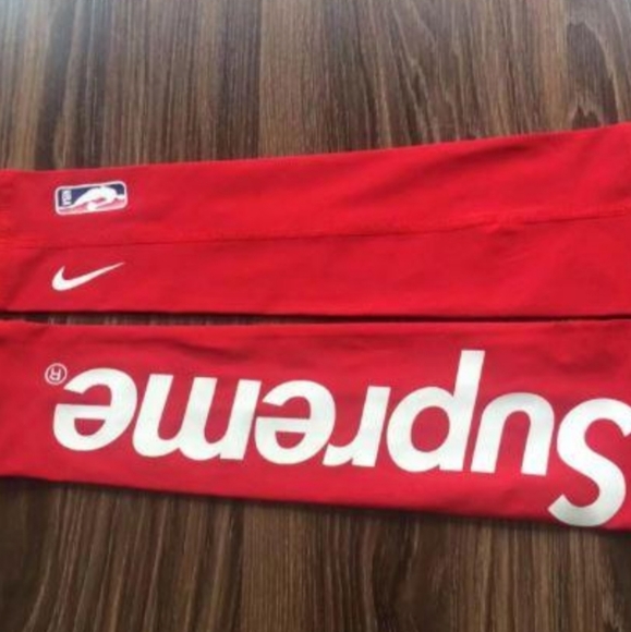 Supreme® Arm Sleeve - Picture 2 of 3